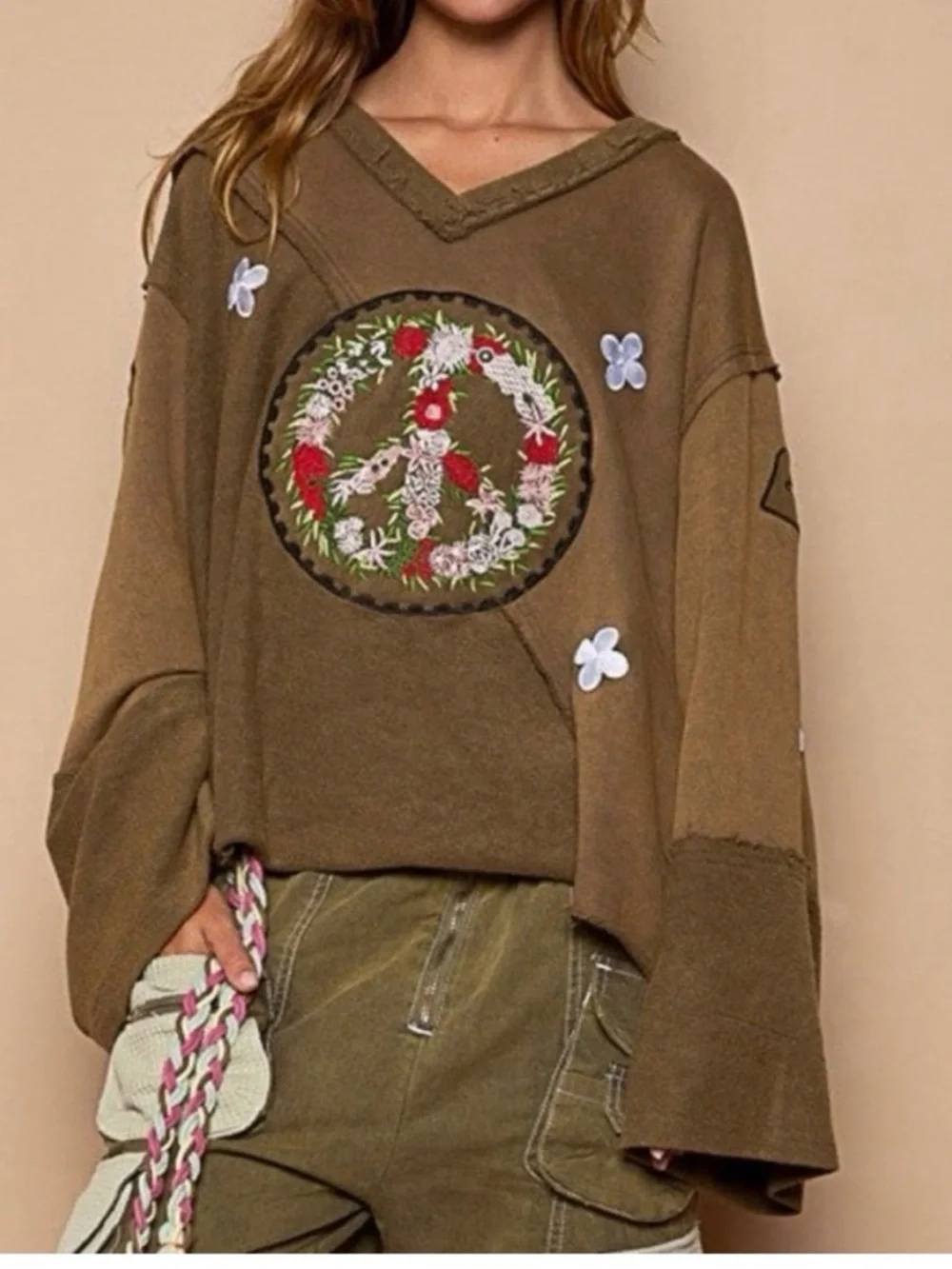POL sz M Peaceful Top Embroidery Back Ruffle Top Deep Olive Like New Boho V-Neck - Picture 1 of 7